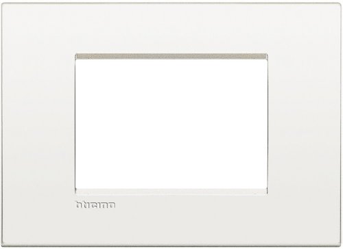 Рамка прямоугольная Legrand BTicino LivingLight 3 мод белый  картинка